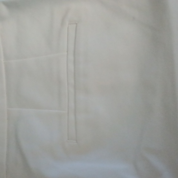 Express Shorts - Picture 8 of 11